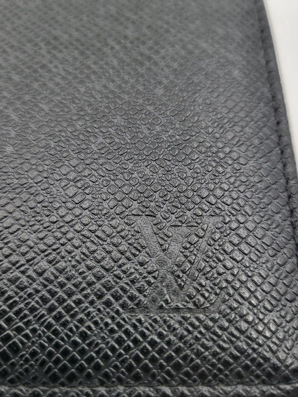 LOUIS VUITTON Taiga Porte Valeurs Organizer Wallet Black..Authentic..